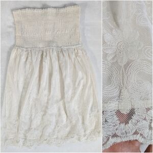 ❤️ Elegant Cream Lace Strapless Dress